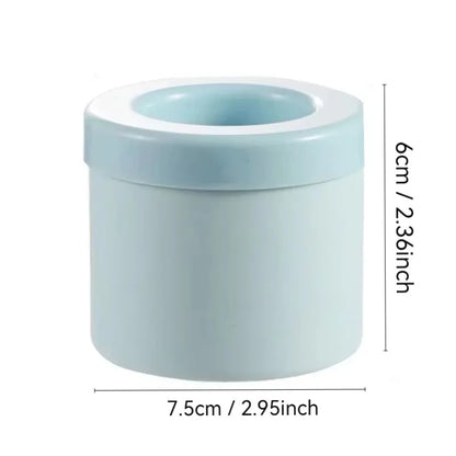Molde redondo de silicona para cubitos de hielo: compacto, creativo y refrescante.